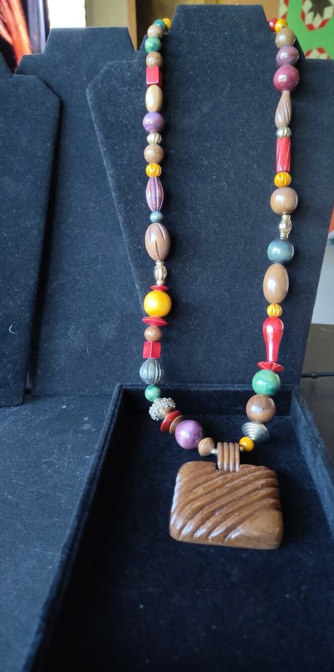 Vintage 29" 60s/70s chunky wooden colorful necklace